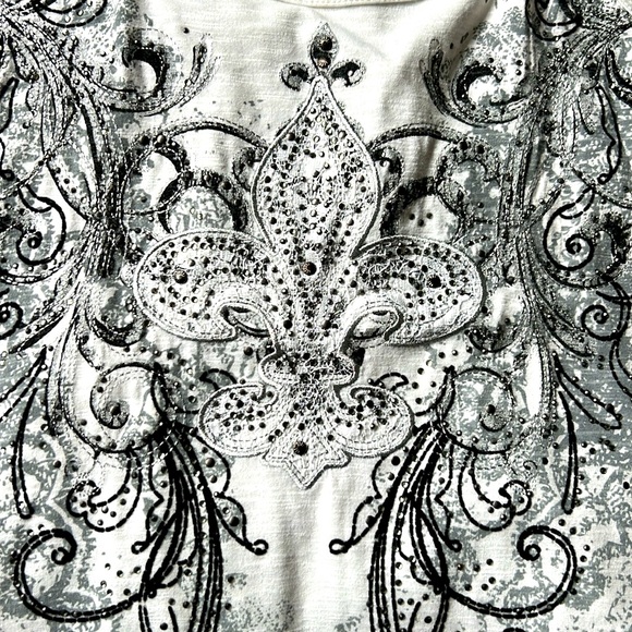 🤍🖤Maurices Graphic White and Black Tank Top - Picture 2 of 6